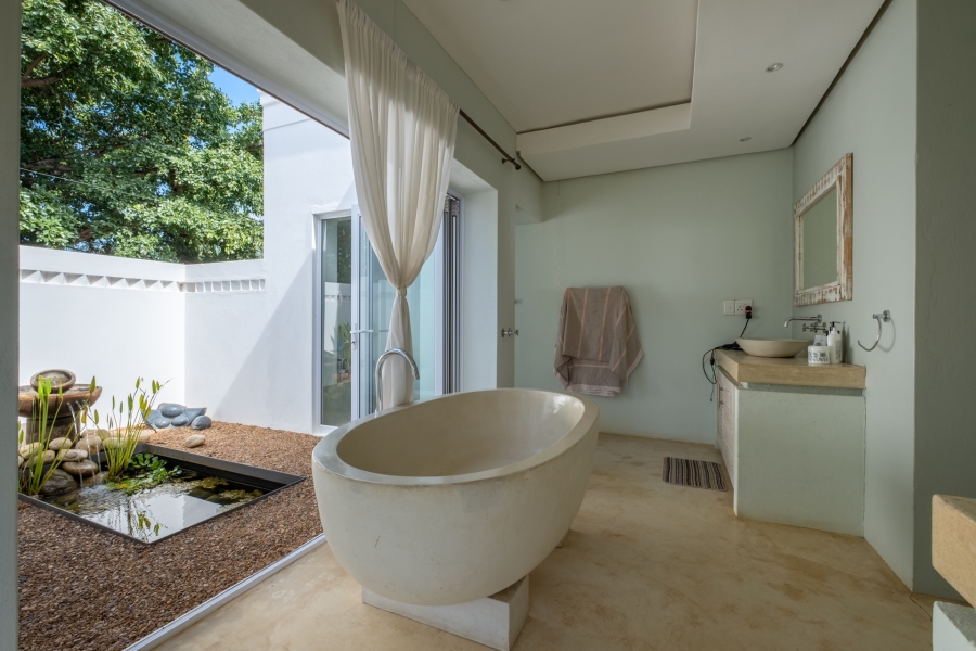 5 Bedroom Property for Sale in Mcgregor Western Cape